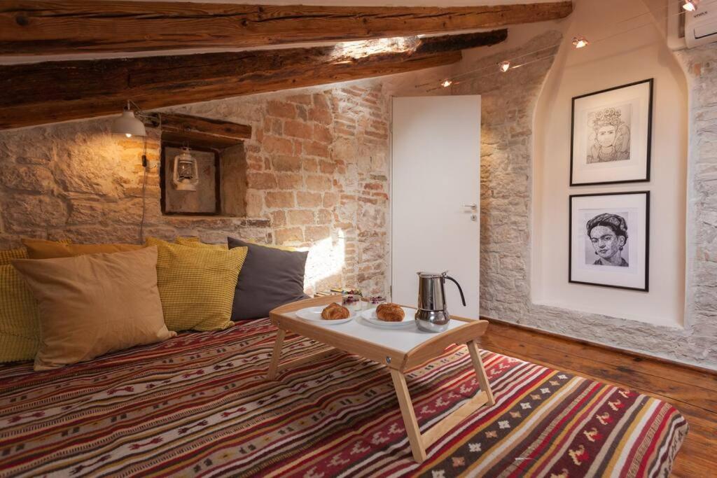 Vintage Apartment Rovinj Old Town Екстер'єр фото