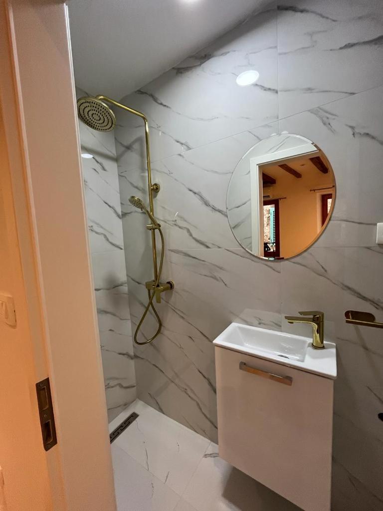 Vintage Apartment Rovinj Old Town Екстер'єр фото